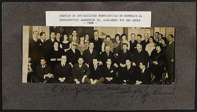 Reunión de sociabilidad farmacéutica en homenaje al Dr. Alejandro Von Der Becke