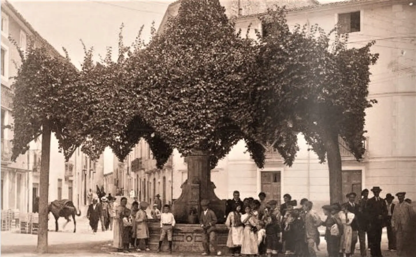 Plaça d'Alfons XII. Plaça d'Alfons XII.