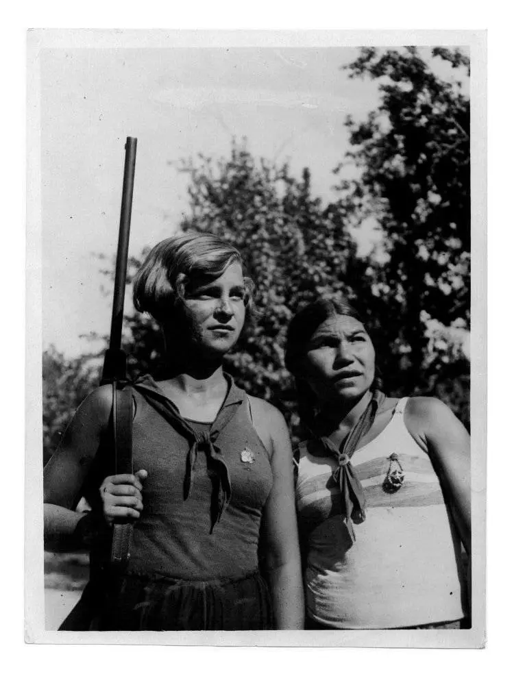 Pioneers — Voroshilov Riflemen