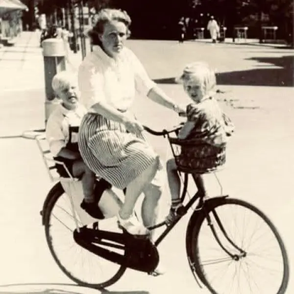 Mum with her two kinds