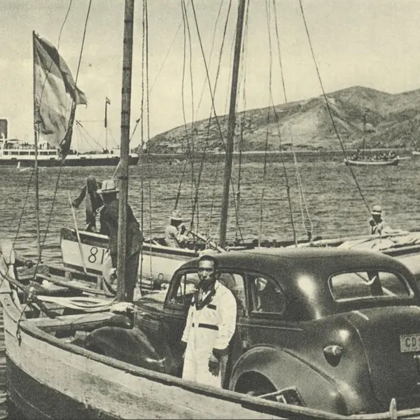 El cruce de vehículos en el lago 