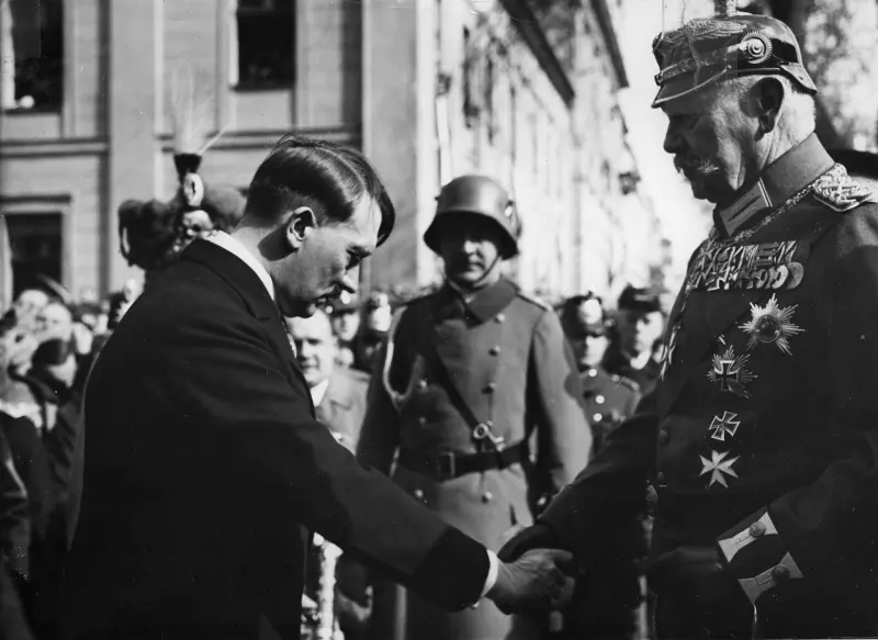 Tag von Potsdam, Adolf Hitler, Paul v. Hindenburg