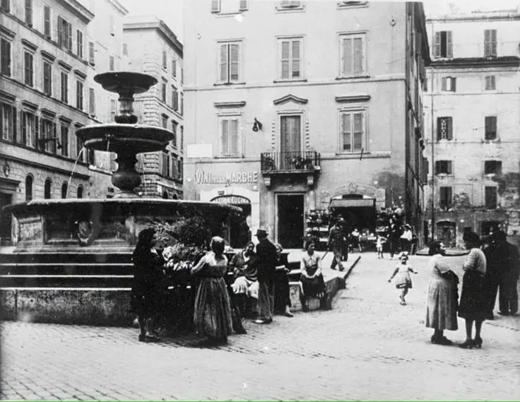 Piazza Madonna dei Monti