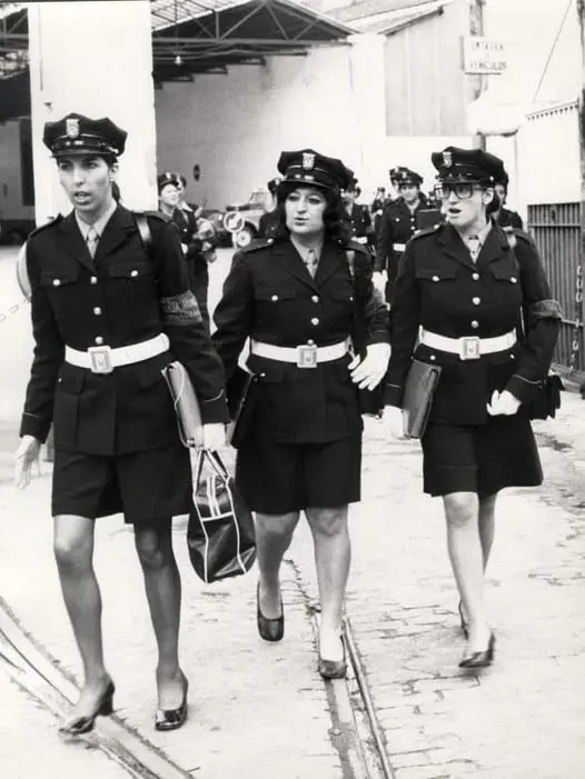 PRIMERAS MUJERES DE LA ACADEMIA DE POLICIA