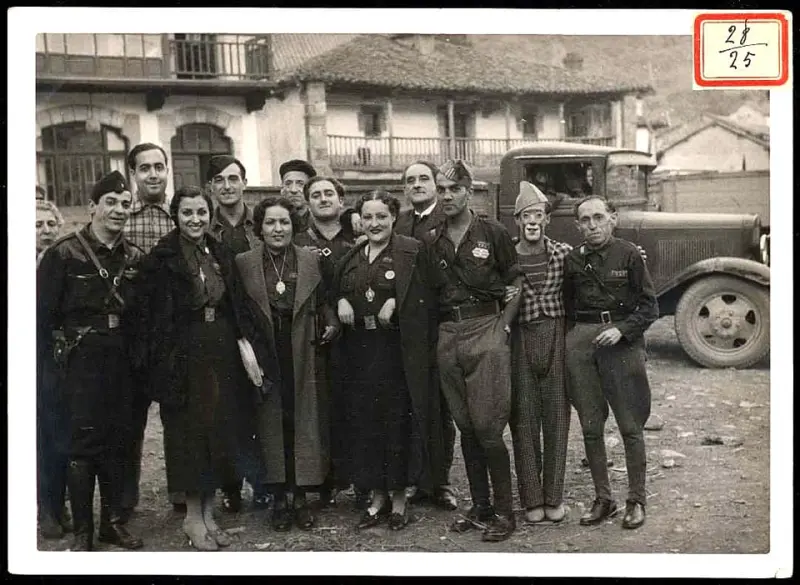 Grupo formado por los actores del cine ambulante T.A.C.