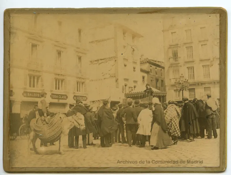 CHARLATÁN EN PZA. DE STA. CRUZ