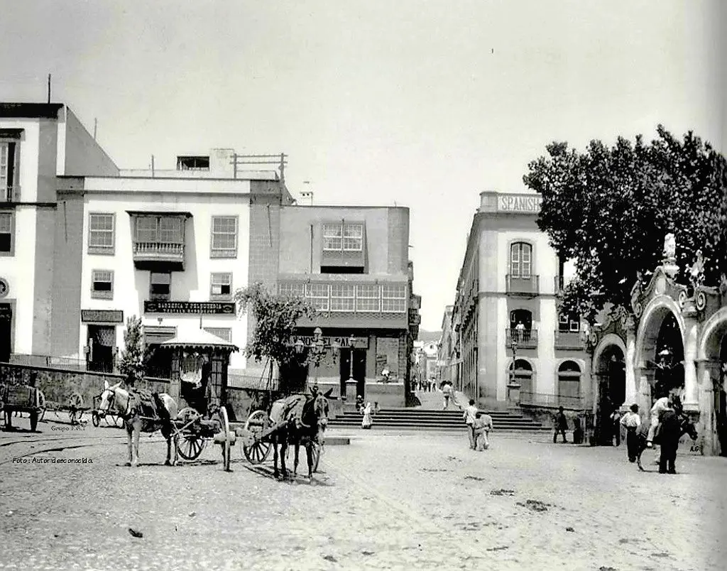 The entrance to the city 