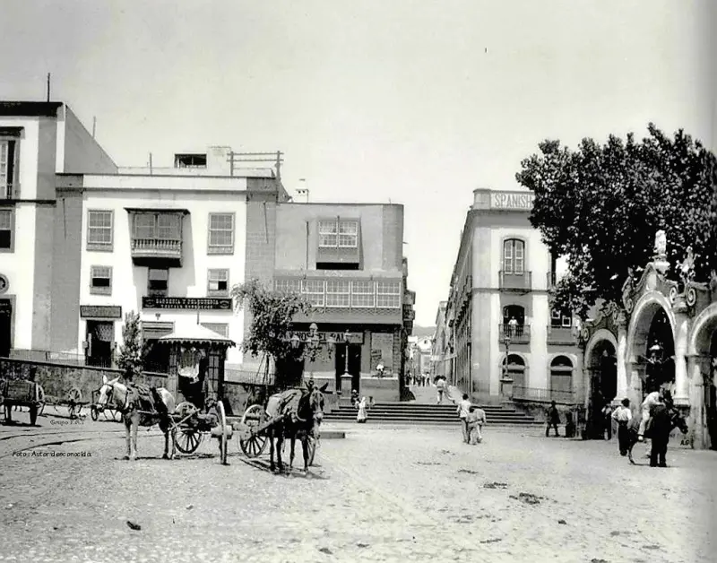 The entrance to the city 