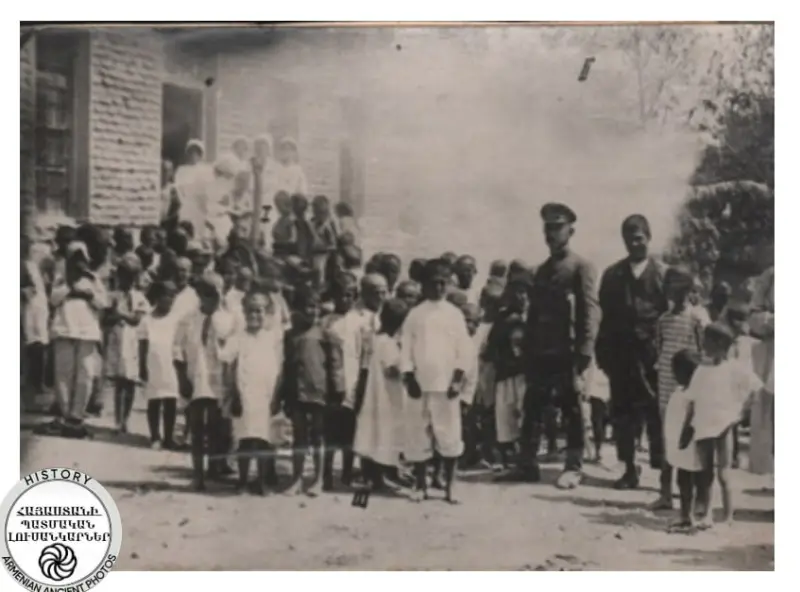 Orphans gathered in Iğdır during the First World War