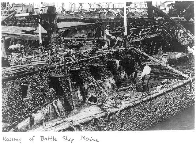 Raising of battleship Maine Raising of battleship Maine
