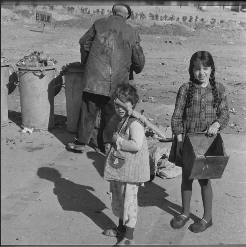 Niñas en el barrio de San Blas