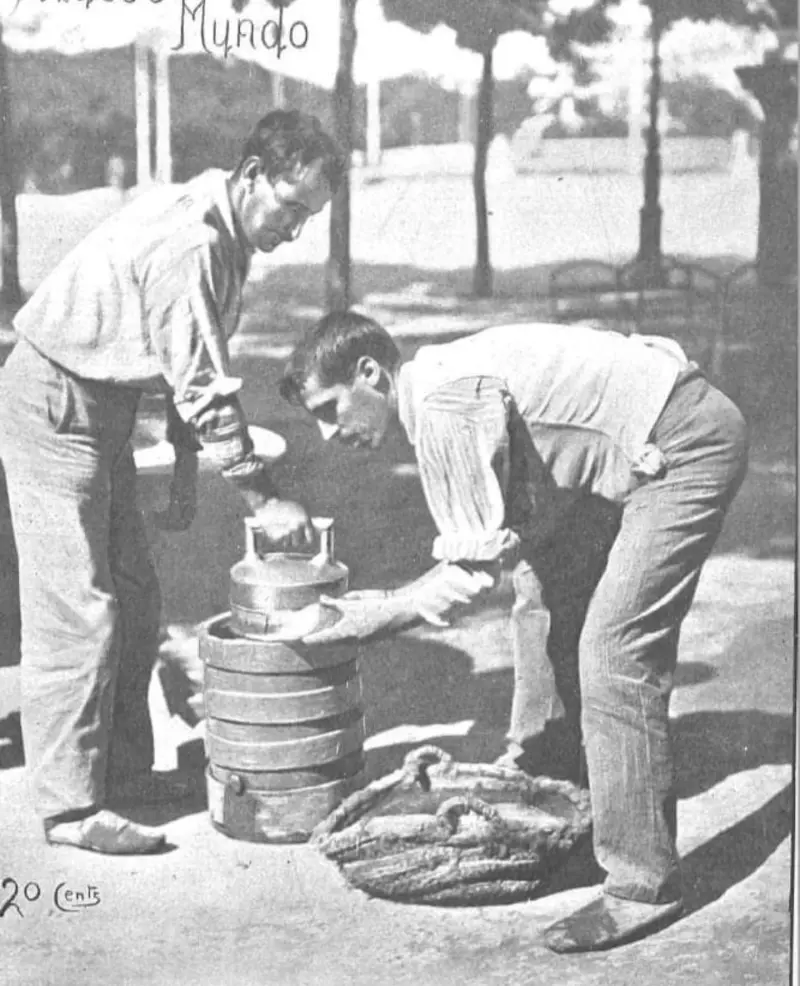 Haciendo horchata granizada.