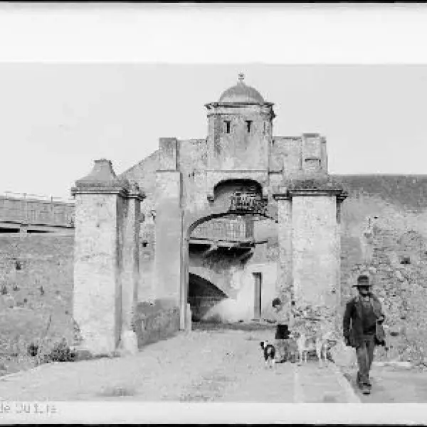 Hornabeque del Puente Viejo.