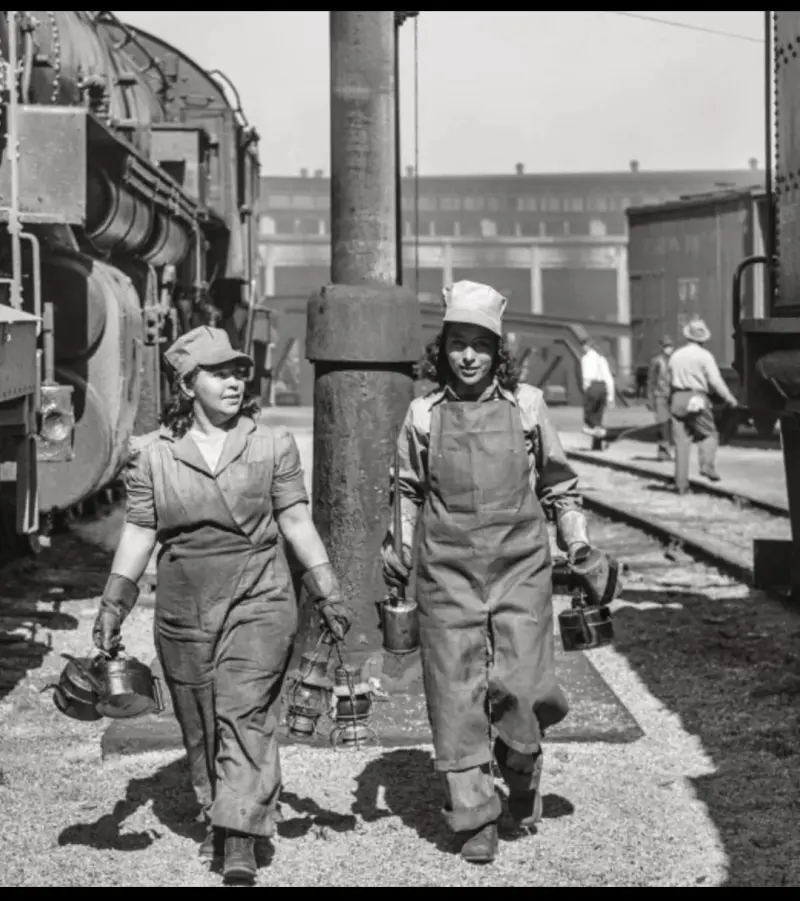 Duas mulheres trabalhando como "fornecedoras" 
