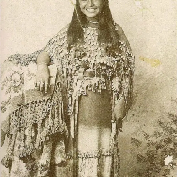 Young Native American girl 