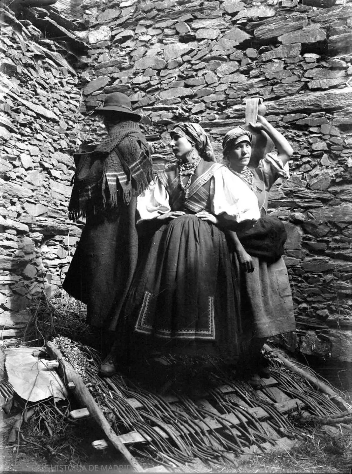 Dos mujeres y un hombre 