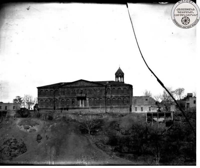 Hovnanyan School in Tiflis