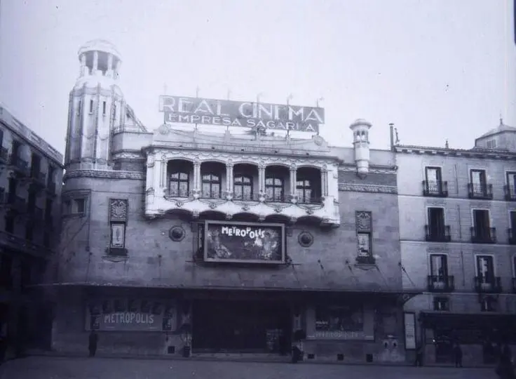 El Real Cinema, en la plaza de Isabel II