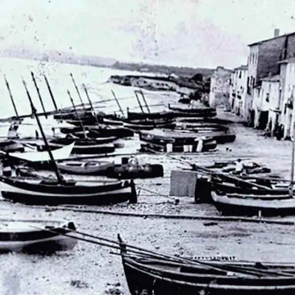 BARCAS EN LA COSTA