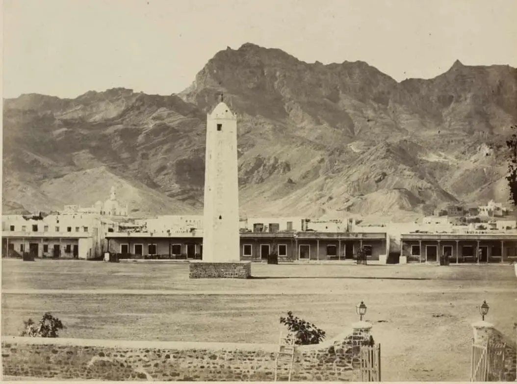 Minaret and Parsi burial grounds i