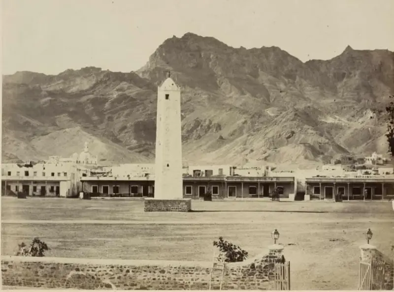 Minaret and Parsi burial grounds i