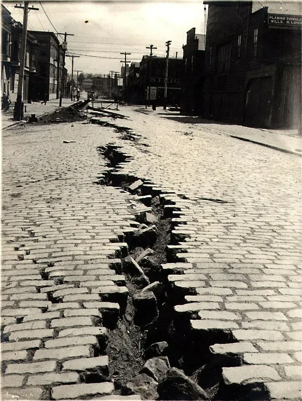 Street in San Francisco after the Great Earthquake