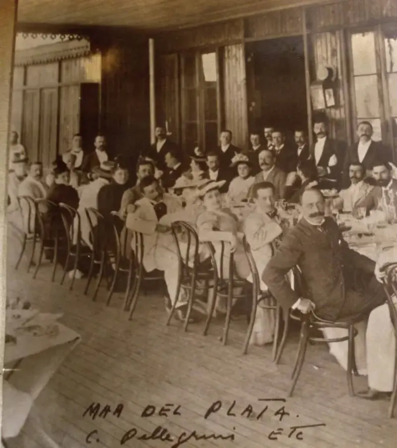 El Presidente Carlos Pellegrini en un almuerzo