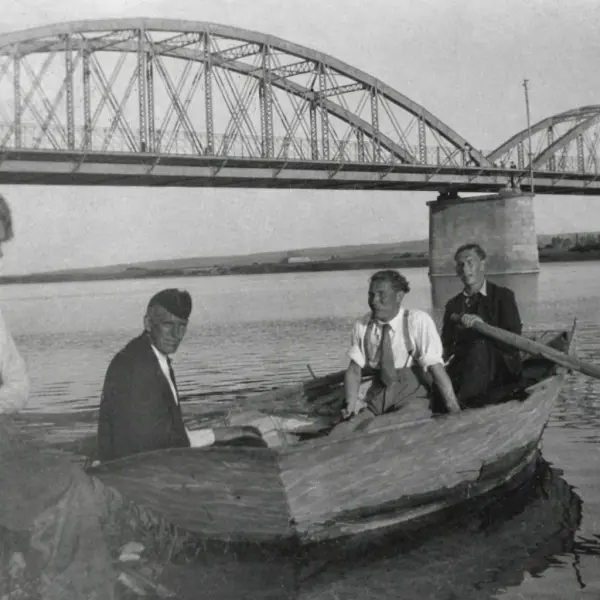 Montando en una barca