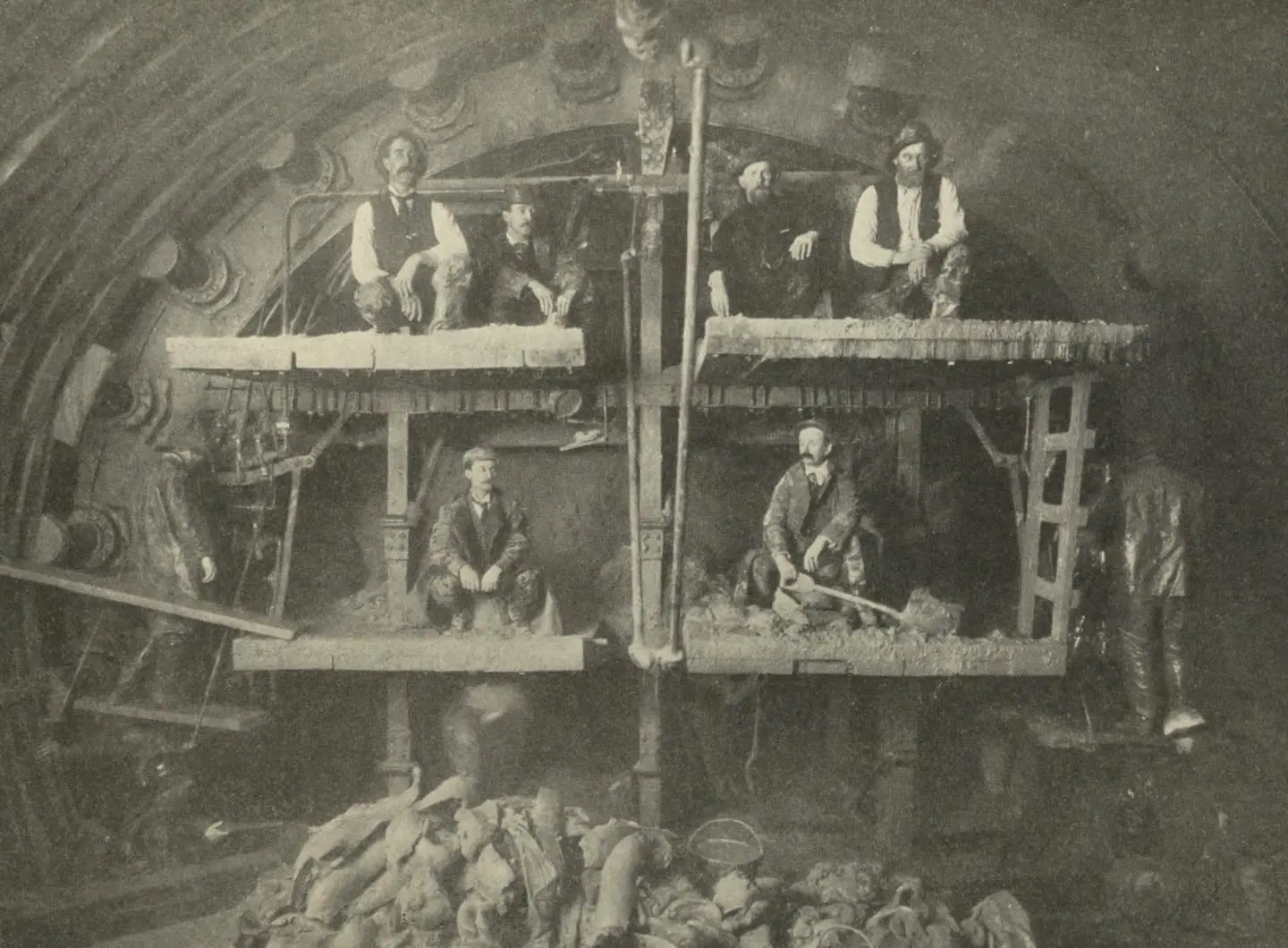 Men constructing Chicago sewers Men constructing Chicago sewers