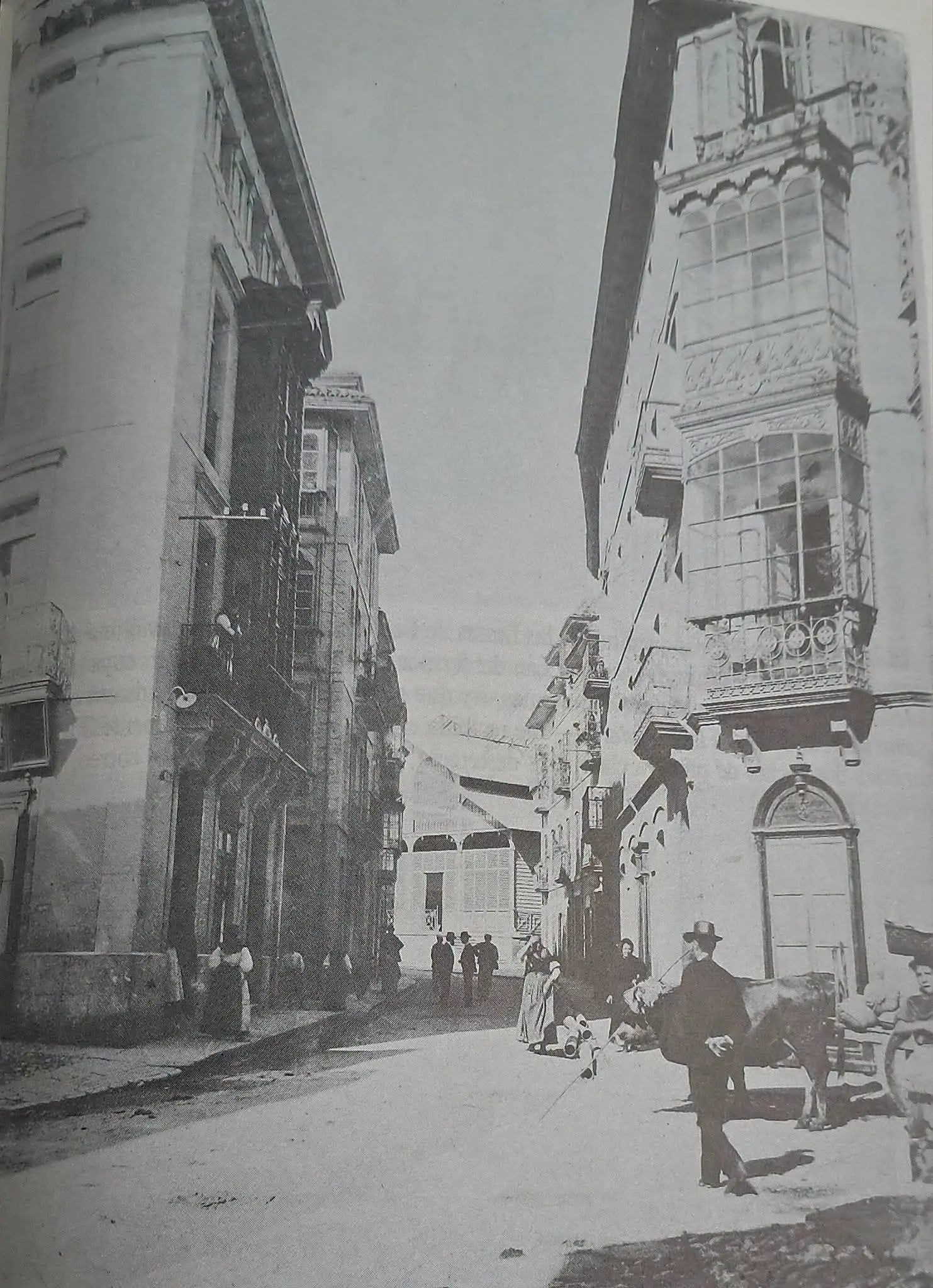 Calle del Castillo.