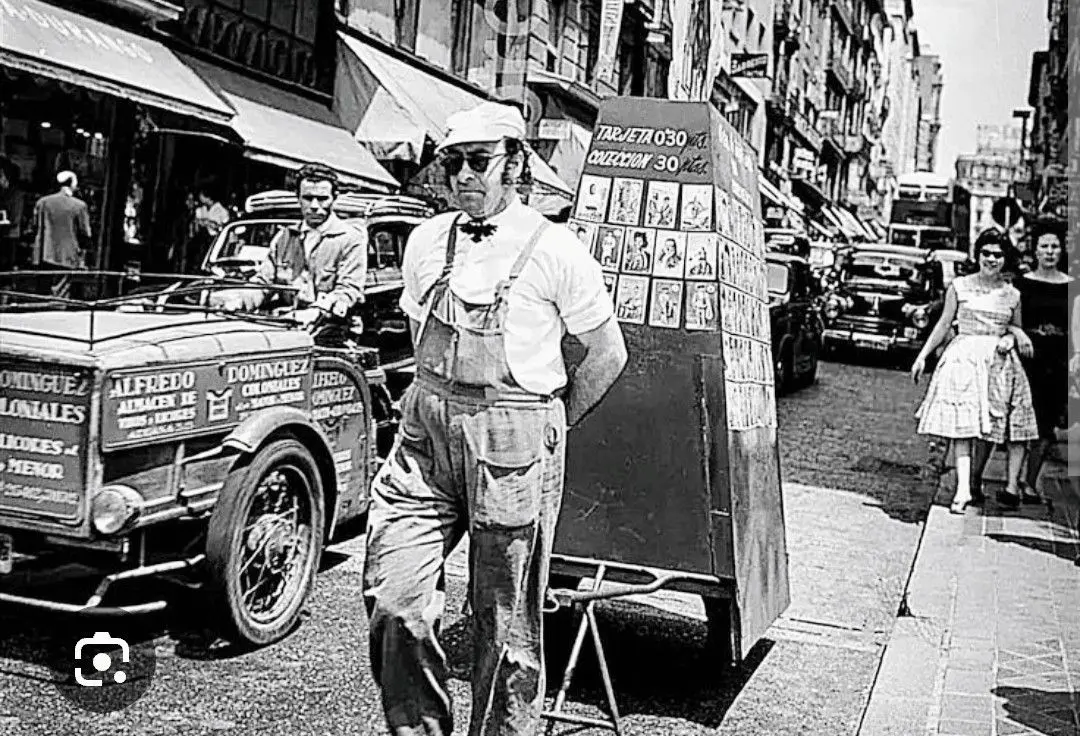 Vendedor de tarjetas postales