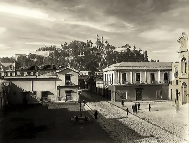 PLAZUELA DEL TEATRO MUNICIPAL