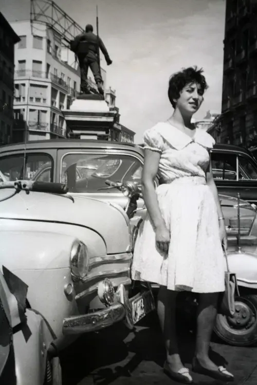 Mujer en la Plaza Cascorro