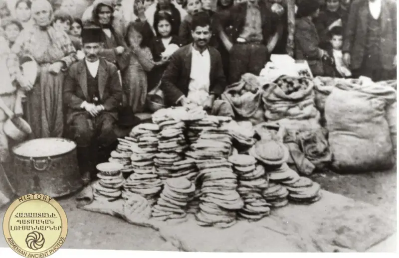 Distribution of Bread to Armenian Migrants in Aleppo Migration Station