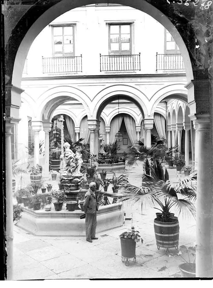 Patio del Hospital de la Caridad  Patio del Hospital de la Caridad