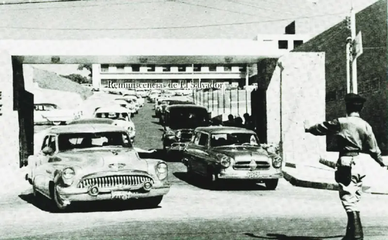  Salida de Estudiantes del nuevo Externado de San José