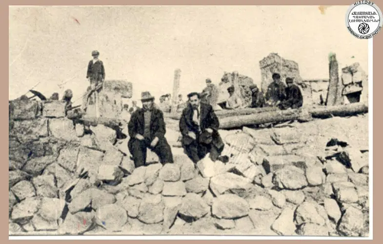 Av. Isahakyan and Yeghishe Charents in Ghazarapat