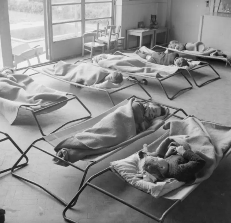 Young children sleep 