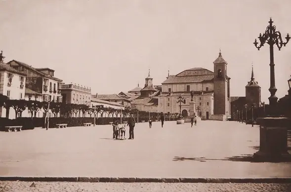  Vista panorámica de la Plaza de Cervantes