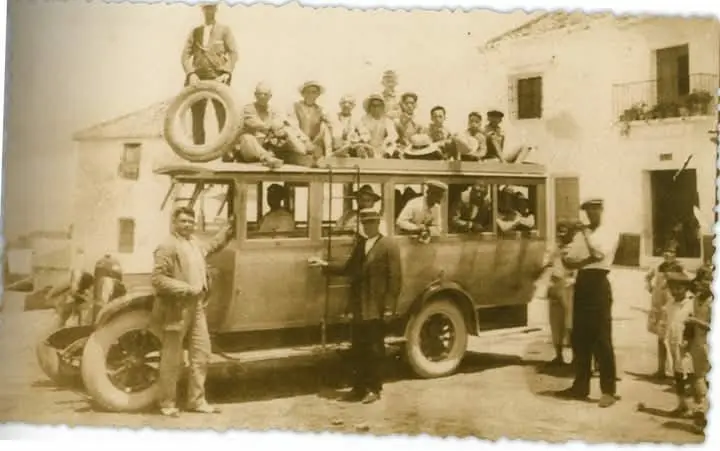 Autobus en la Pza. de San Sebastián.