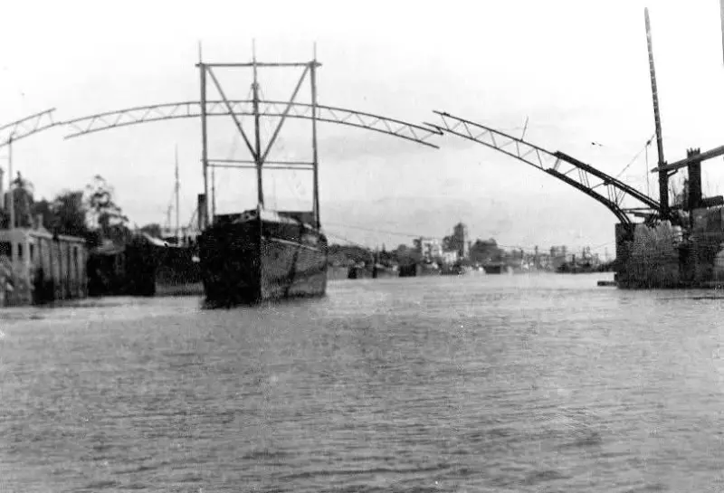 Puente Alfonso XIII,
