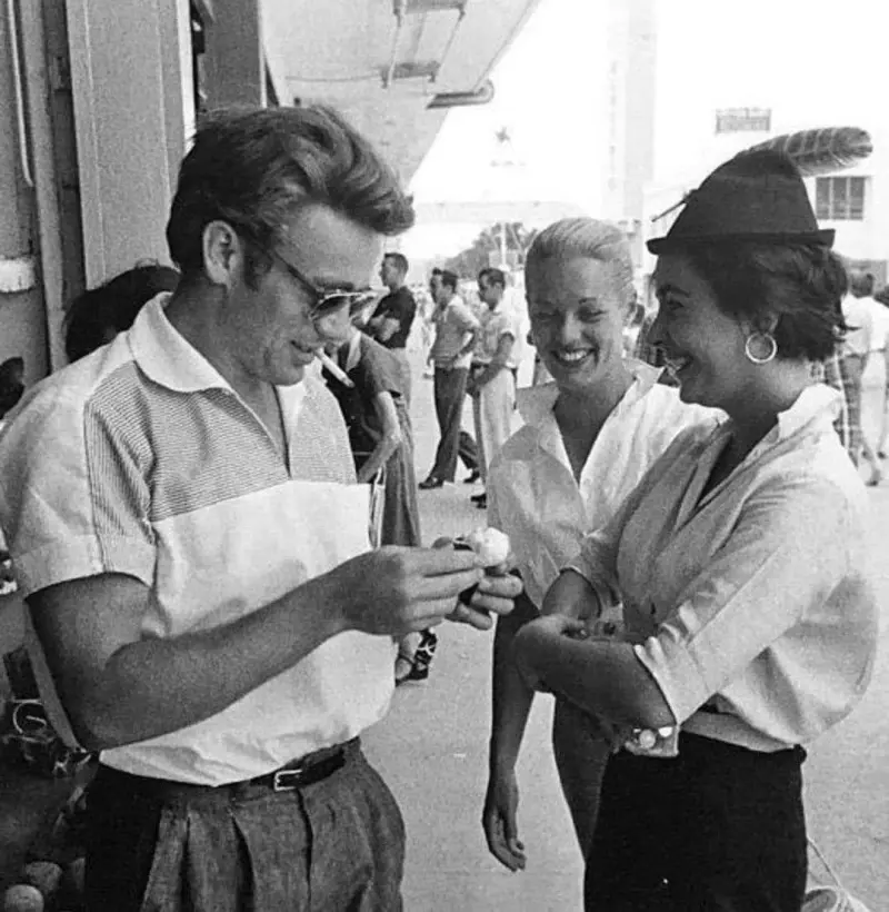 James Dean and Elizabeth Taylor at the Texas State Fair