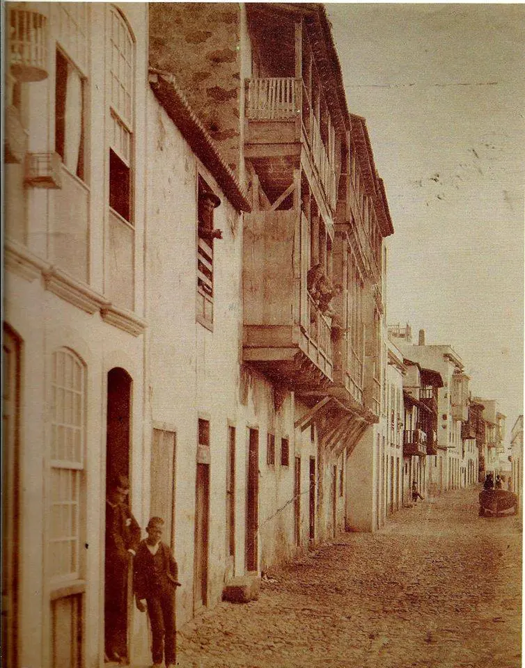 Balcones de la Avenida Marítima.