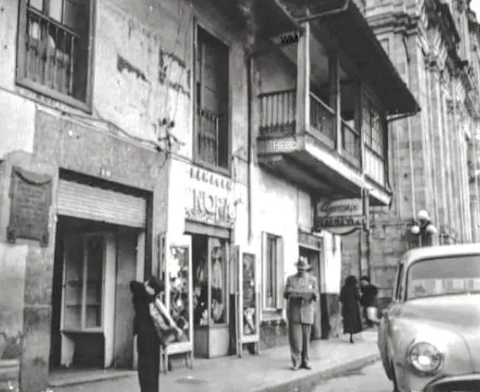Esquina de la Casa del Florero