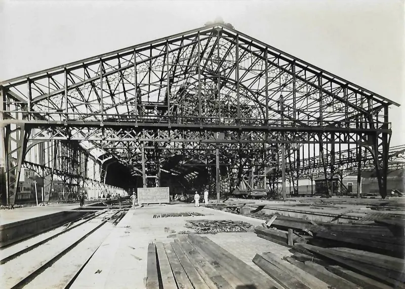 TRAIN STATION DURING ITS CONSTRUCTION