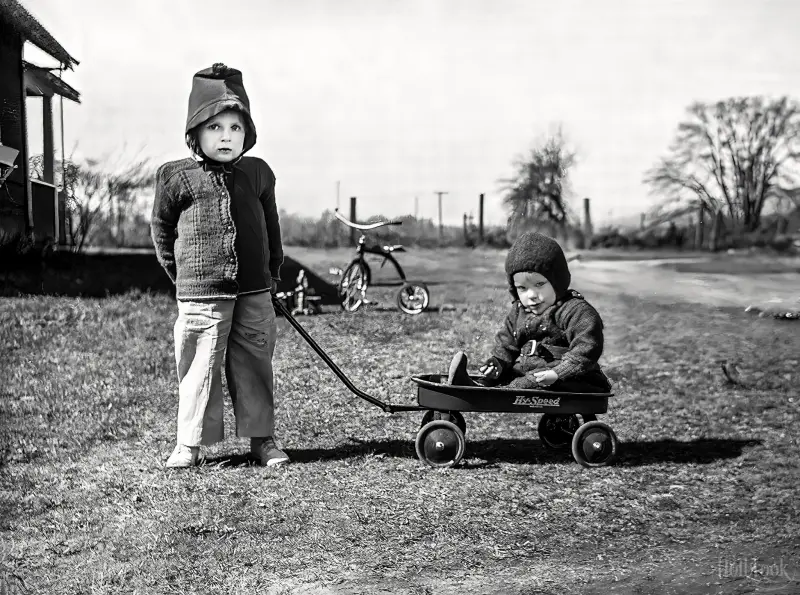 Two unidentified kids 