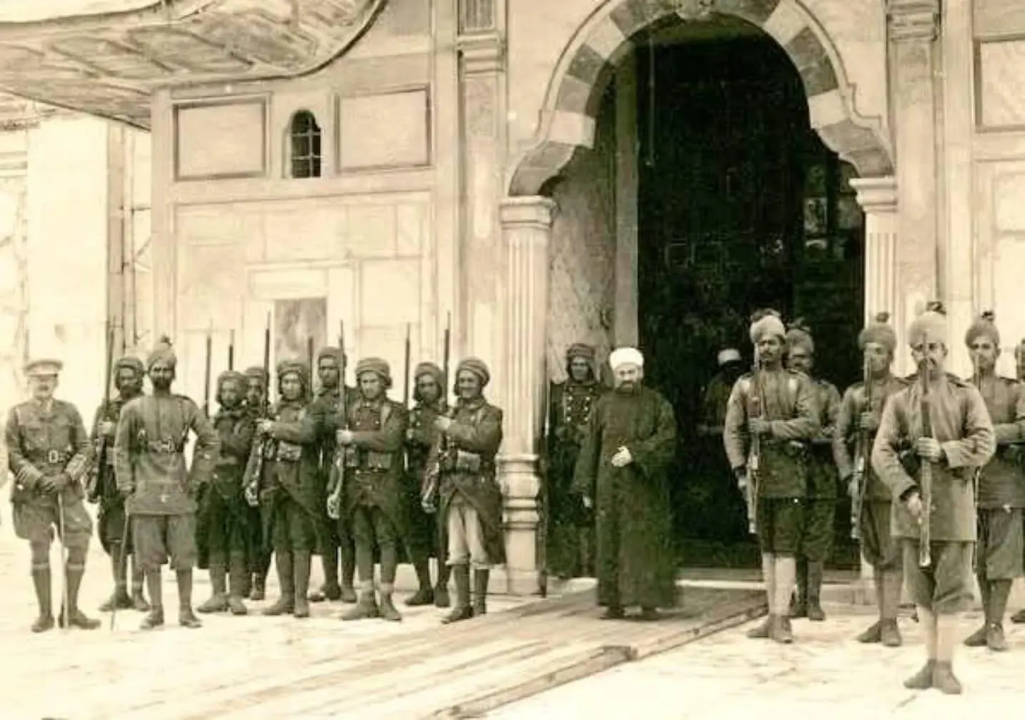 Soldiers of the British Indian Army 