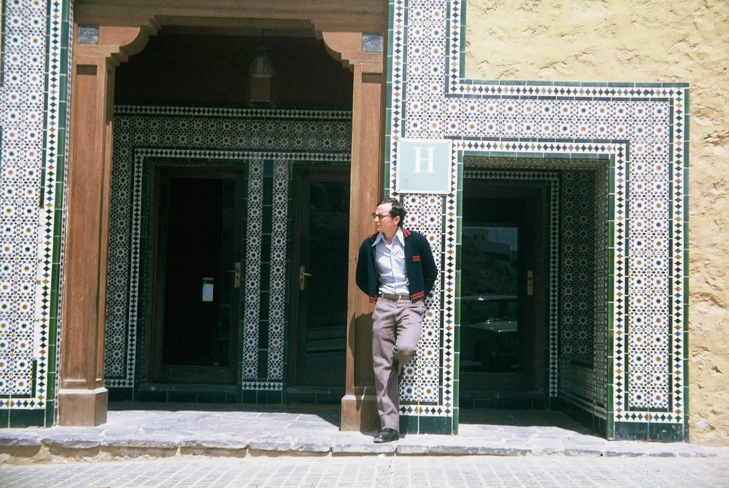 Puerta del Parador Nacional del Aaiun