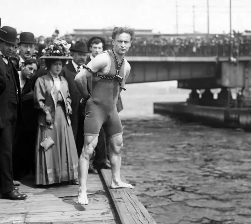 Harry Houdini before he jumped off the Harvard Bridge