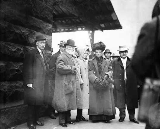 Andrew Carnegie with his wife Louise Whitfield Carnegie and their daughter